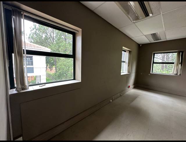 382.60M² OFFICE TO LET IN WOODMEAD